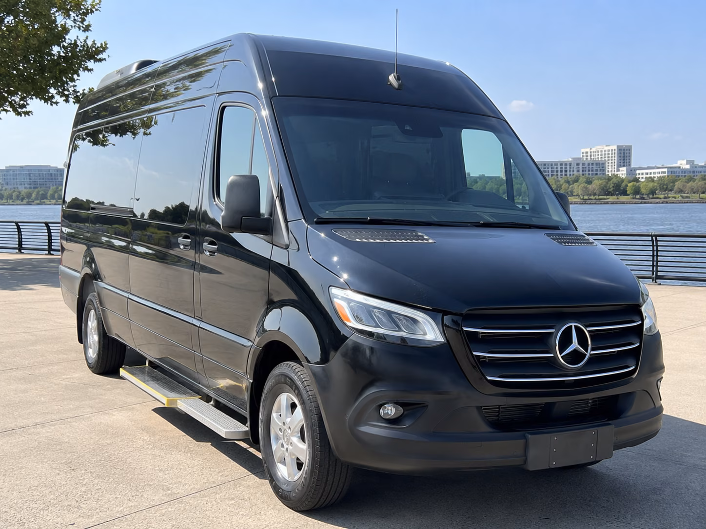 baltimore hospital and campus shuttle bus rentals